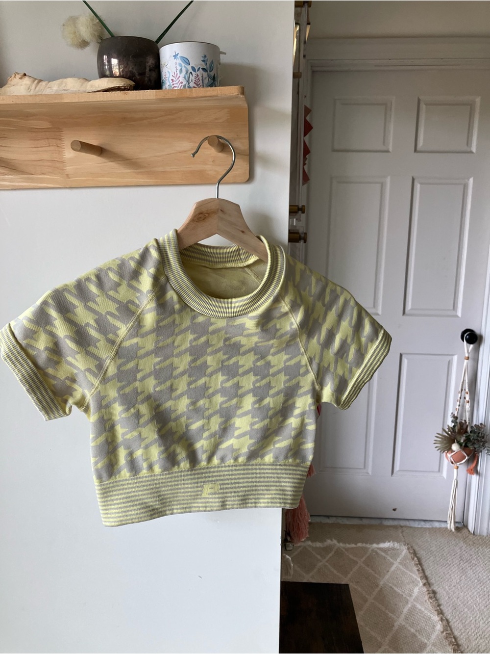 Houndstooth Short-Sleeve Pullover - Yellow
